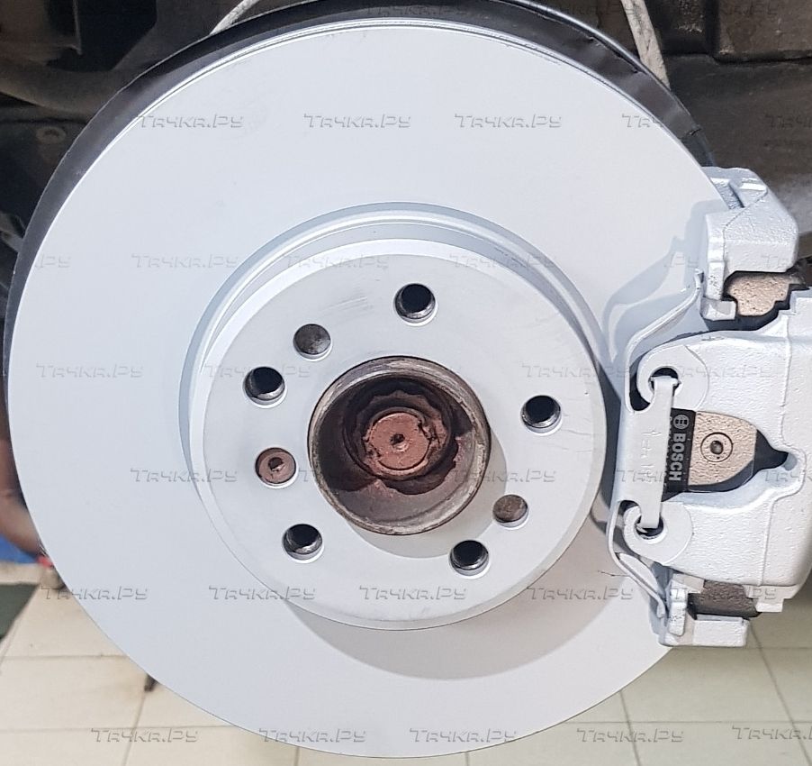 Тормозной диск Bosch передний для BMW X5 I (E53) 2000-2006. Артикул 0 986 478 974