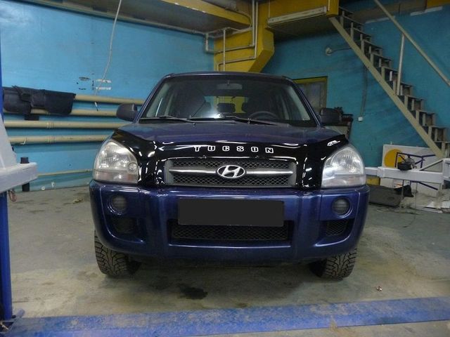 Дефлектор VT52 для капота (с клыками) Hyundai Tucson I 2004-2008. Артикул HYD13VT