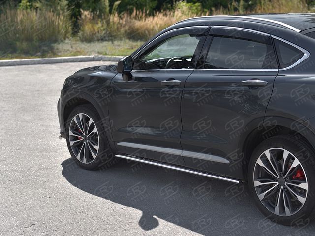 Защита порогов RusStal труба 75х42 овал с проступью для Geely Tugella 2020-2026. Артикул GTGO-003946