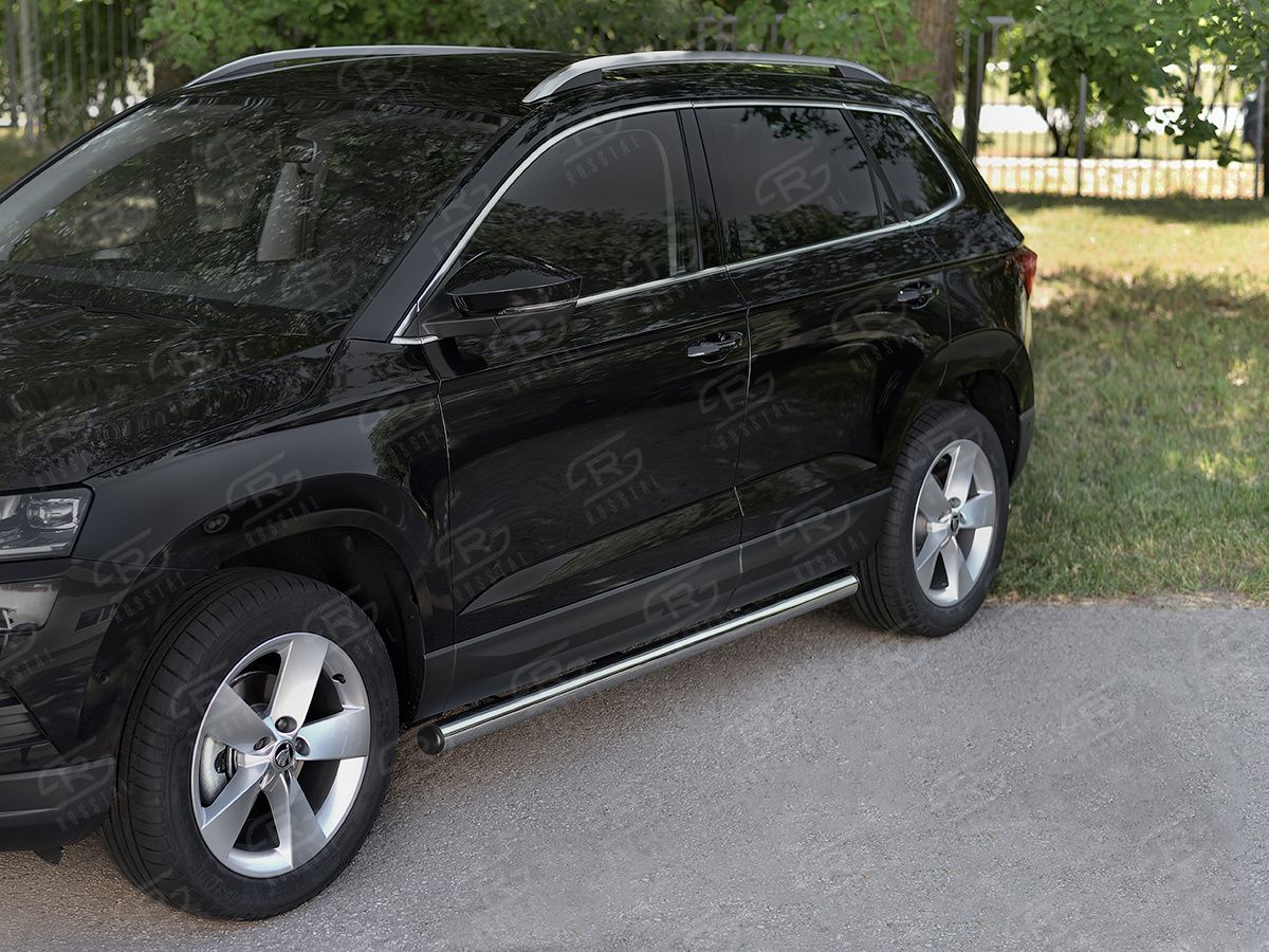 Защита порогов RusStal труба d63 (вариант 2) для Skoda Karoq 2020-2026. Артикул SKKT-0034422