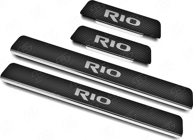 Накладки RusStal на пороги (лист нерж. карбон с надписью) для Kia Rio IV 2017-2026. Артикул KIRIO17-06