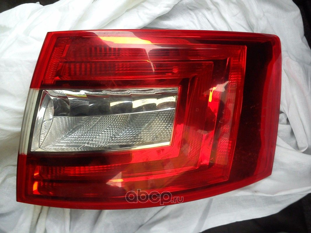 Фонарь задний VAG. Артикул 5E5945112