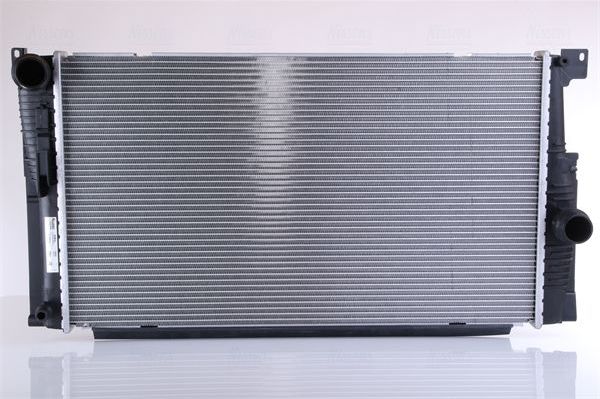 Радиатор охлаждения двигателя Nissens ** FIRST FIT ** для BMW 5 VI (F10/F11/F07) 2011-2017. Артикул 60842