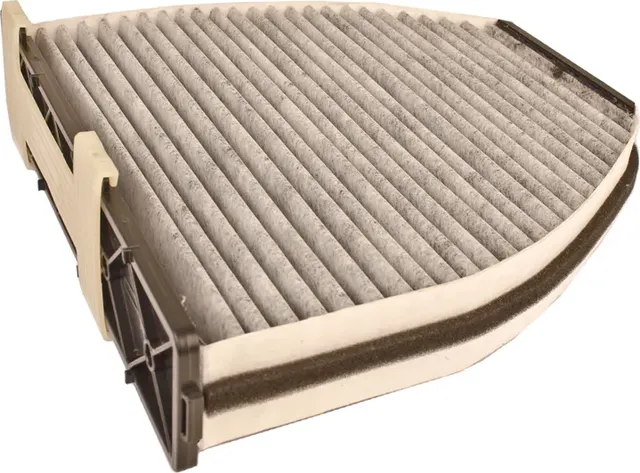 Фильтр салона угольный MERCEDES C (CL203) (01-08) C II (W203) (00-07) C III (W204) (07-13) E IV (W21 (Azumi). Артикул ac31161c