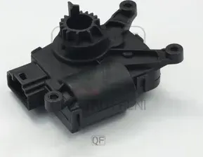 Моторчик привода заслонок отопителя (Quattro Freni). Артикул qf40q00091