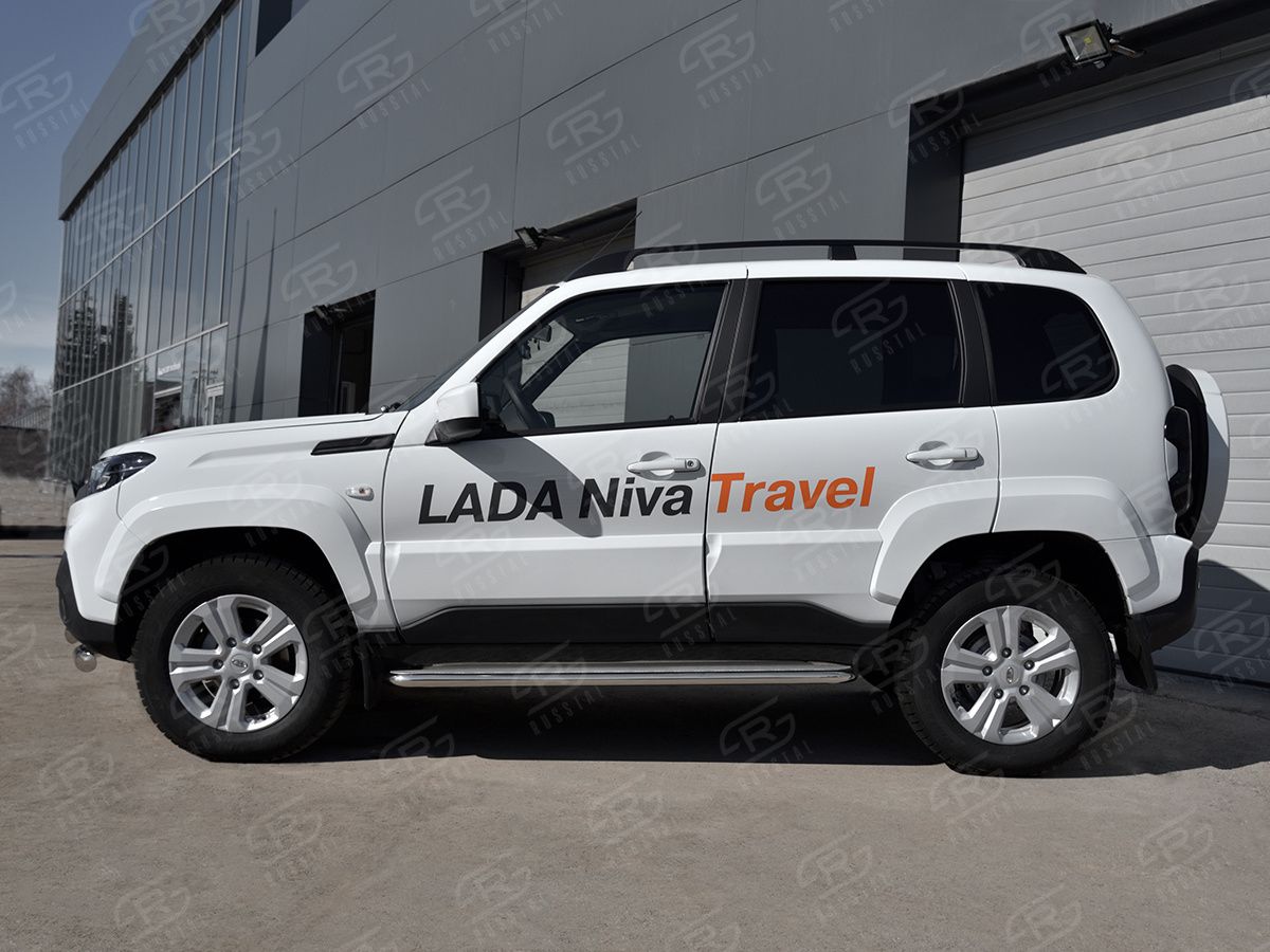 Защита порогов RusStal труба d42 с листом (Лист нерж, проф. нерж) (вариант 3) для Lada Niva Travel 2021-2026. Артикул LNTL-0035623