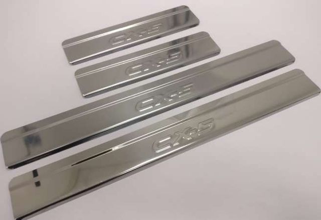 Накладки Ладья на внутренние пороги для Mazda CX-5 II 2017-2025. Артикул 014.40.023ст