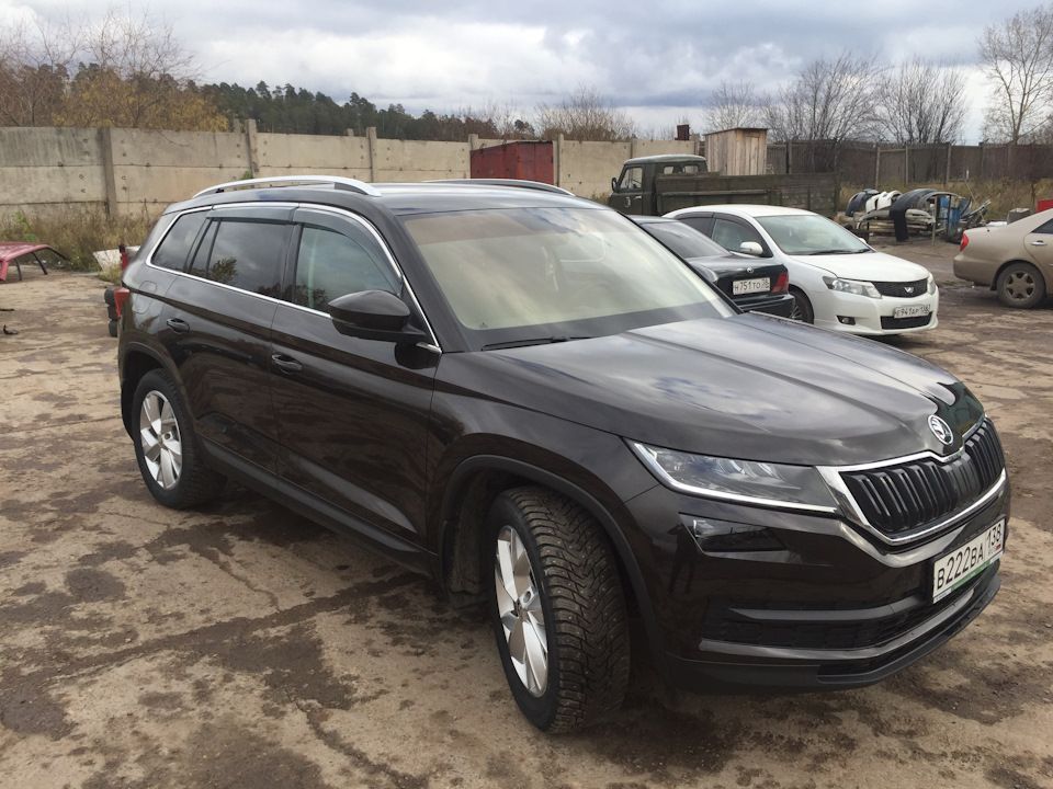 Дефлекторы Alvi-Style для окон с нержавеющим молдингом Skoda Kodiaq 2018-2026. Артикул ALV411M