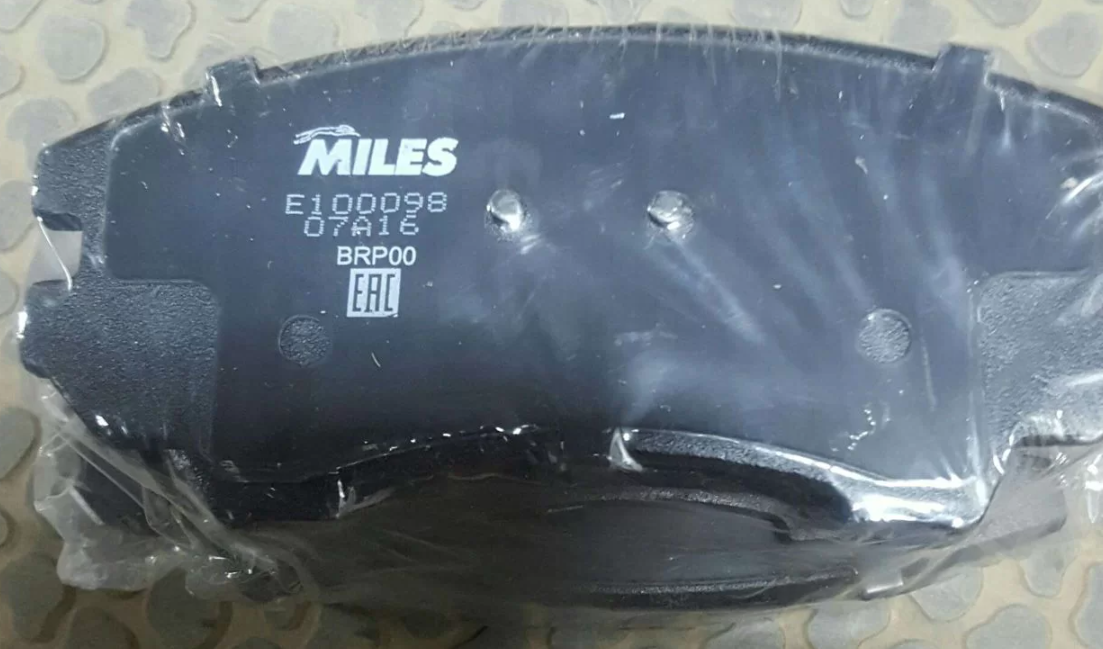 Тормозные колодки Miles (Semi-Metallic). Артикул E100098