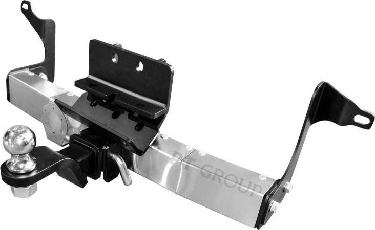 Фаркоп PT Group c накладкой из нержавейки для Toyota Land Cruiser 300 2021-2026. Американский квадрат. Артикул TLT-21-991124.00 (TLT-21-991104.22)