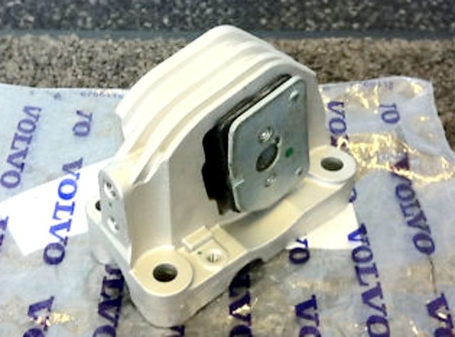 Подушка (опора) КПП Volvo. Артикул 30776354