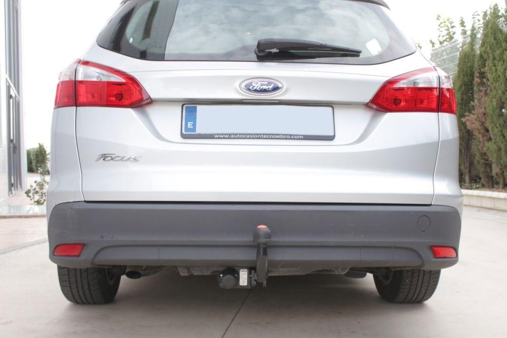 Фаркоп Aragon для Ford Focus III универсал (искл. ST) 2011-2019. Артикул E2012CA