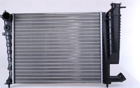 Радиатор охлаждения двигателя Nissens ** FIRST FIT **. Артикул 61335A