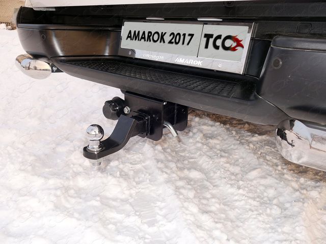 Фаркоп ТСС оцинкованный под американский квадрат для Volkswagen Amarok 2010-2022. Артикул TCU00022