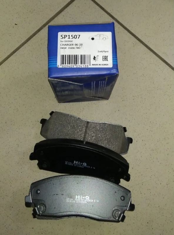 Тормозные колодки Sangsin Hi-Q передние для Dodge Challenger III 2008-2026. Артикул SP1507
