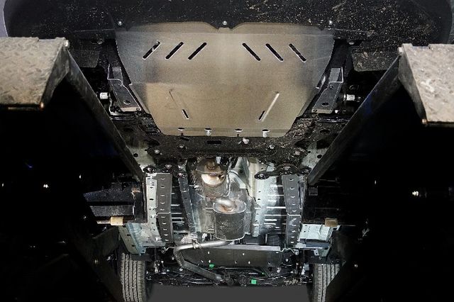 Защита алюминиевая ТСС (4 мм) для картера, КПП, двигателя правая - ГРМ и левая - КПП, топливопровода, бака, адсорбера Jaecoo J7 2023-2026. Артикул ZKTCC00638K