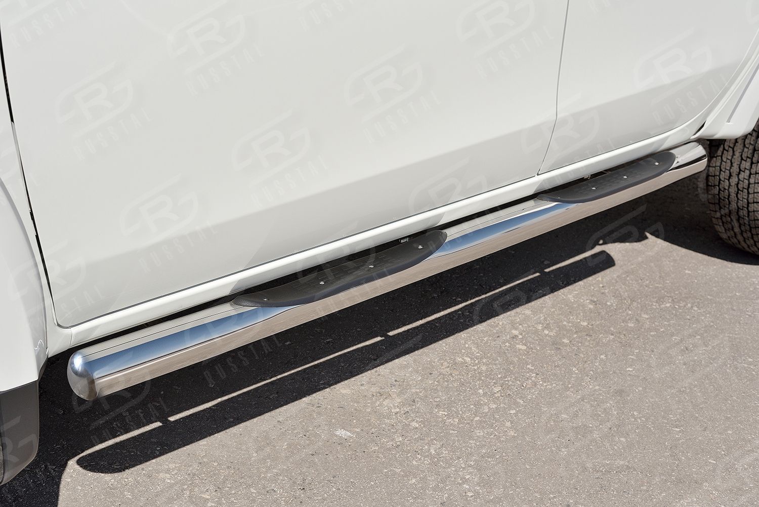 Защита порогов РусCталь труба d76 (вариант 3) для Mitsubishi L200 V 2015-2019. Артикул ML2T-0022493