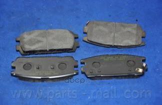 Комплект тормозных колодок, дисковый тормоз (Parts-Mall). Артикул PKA013