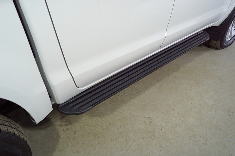 Пороги алюминиевые ТСС Slim Line Black 1920 мм для JAC T6 (4WD) 2.0T (бенз) 2021-2026. Артикул JACT621-05B