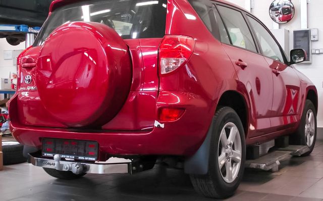 Фаркоп Baltex для Toyota RAV4 III (вкл. Long) 2006-2012. (с декор. накладкой) Фланцевое крепление. Артикул Y04AN