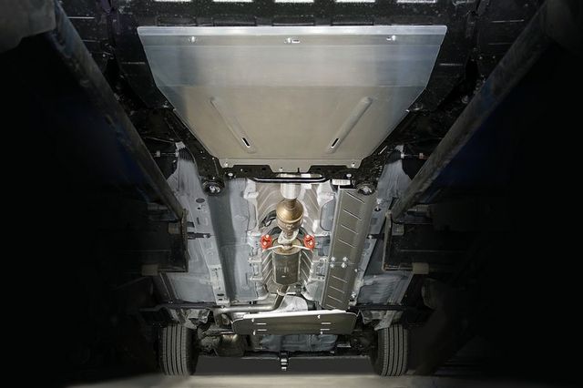 Защита алюминиевая ТСС (4 мм) для картера, КПП, бака, топливопровода и адсорбера Москвич 3 2022-2026. Артикул ZKTCC00573K