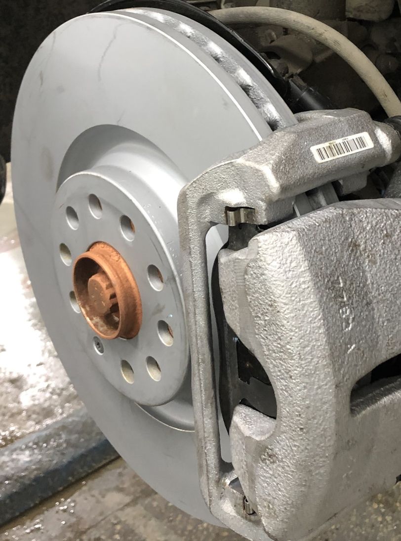 Тормозной диск Zimmermann Coat Z. Артикул 600.3243.20