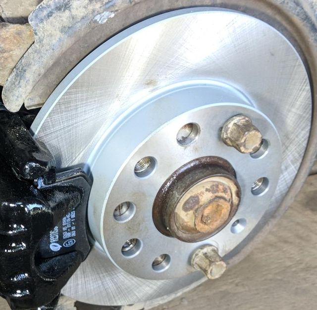 Тормозной диск Remsa задний для Audi A4 II (B6) 2000-2004. Артикул 6753.00