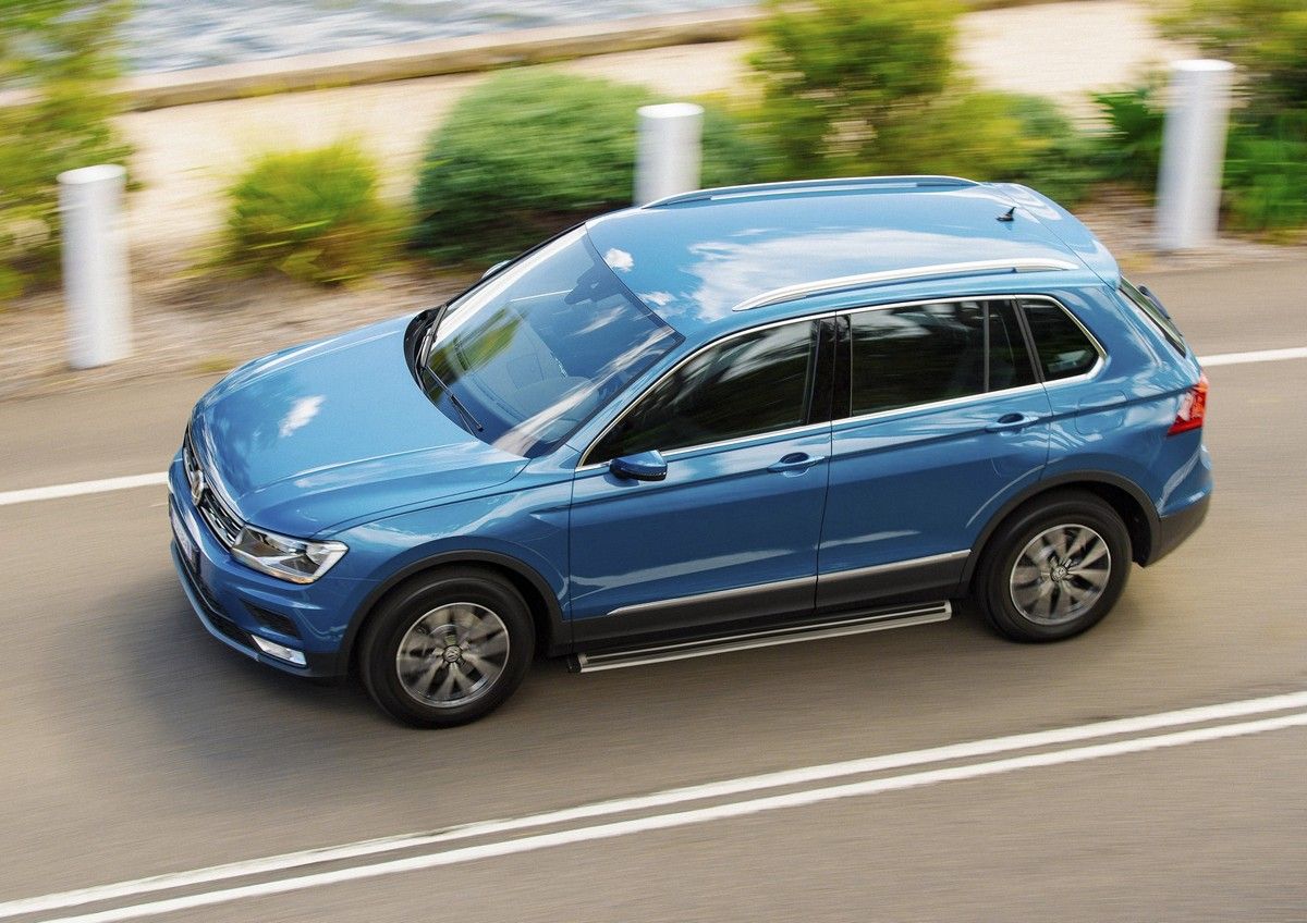 Пороги алюминиевые Rival OE Style для Volkswagen Tiguan II 2016-2020. Артикул O.5801.002