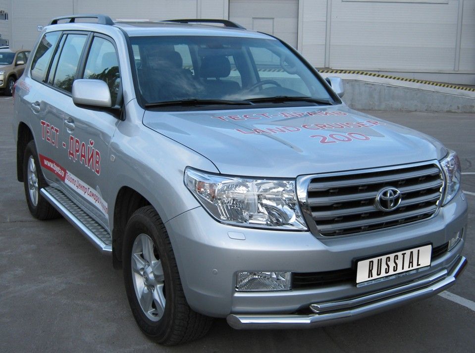 Защита RusStal переднего бампера d76/42 (секции) для Toyota Land Cruiser 200 2007-2012. Артикул LCZ-000206