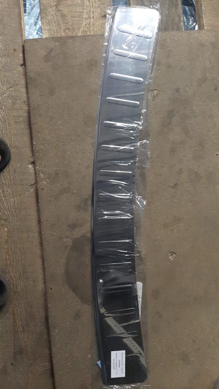 Накладка Ладья с загибом на бампер Subaru Forester III 2008-2012. Артикул 015.61.519