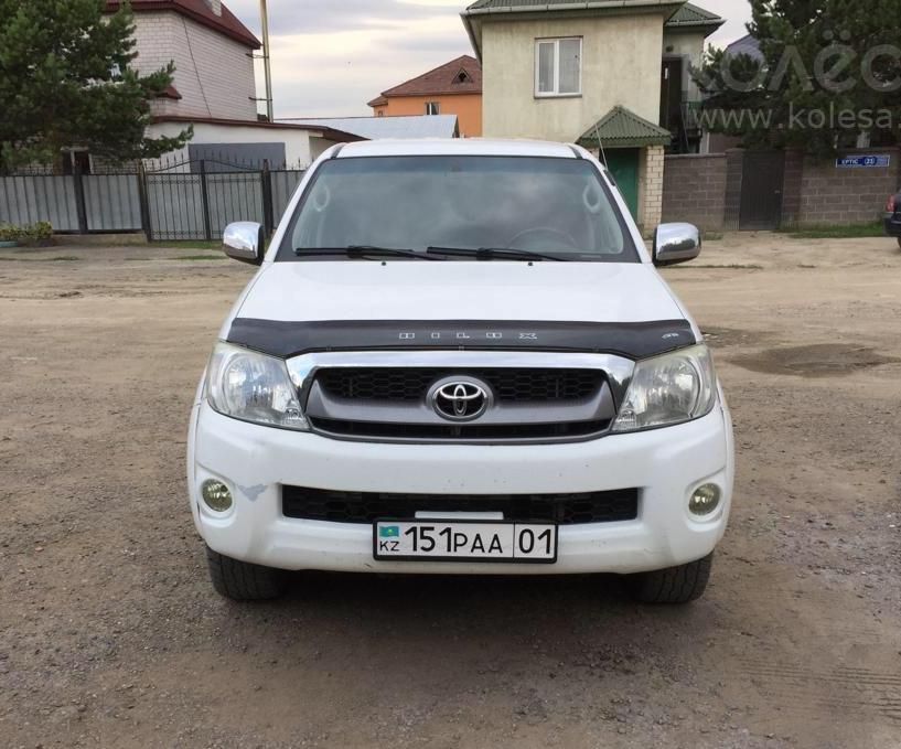 Дефлектор Vip-Tuning для капота Toyota Fortuner I 2005-2011. Артикул TYA63