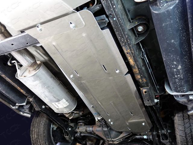 Защита алюминиевая ТСС (4 мм) для бака Cadillac Escalade IV 2014-2020. Артикул ZKTCC00196