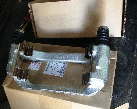 Скоба тормозного суппорта General Motors. Артикул 13412811