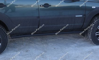 Пороги силовые Niva-Parts с пластиковыми заглушками для Chevrolet Niva 2123 2002-2024. Артикул NP-00261
