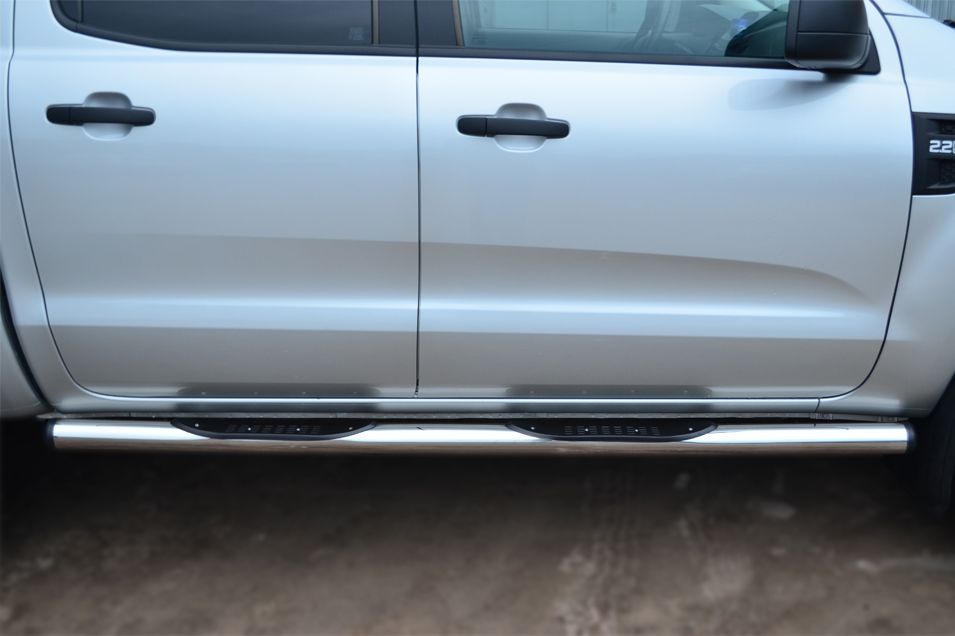 Защита порогов RusStal труба d76 с накладкой (вариант 2) для Ford Ranger III 2012-2015. Артикул FRT-0012982