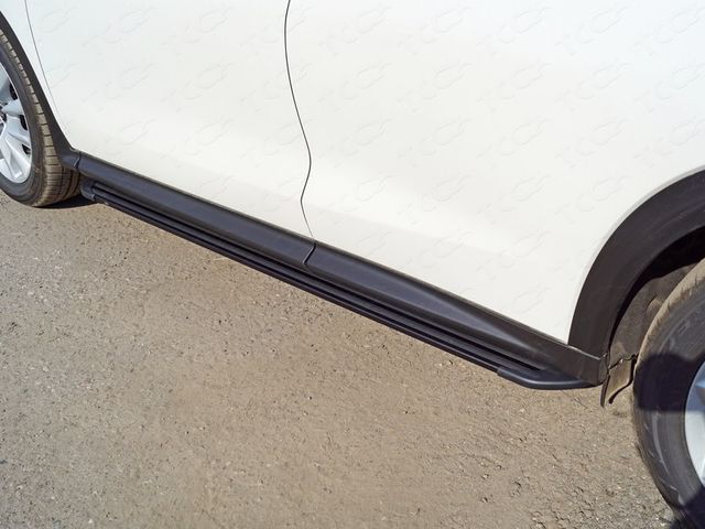 Пороги алюминиевые ТСС Slim Line Black 1820 мм для Infiniti QX50 II 2018-2026. Артикул INFQX5018-21B