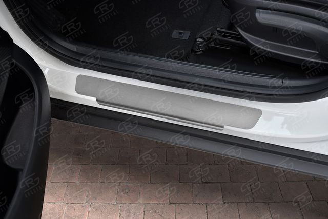 Накладки RusStal на пороги (лист нерж. шлифованный) для Kia Seltos 2020-2026. Артикул KIASEL20-02