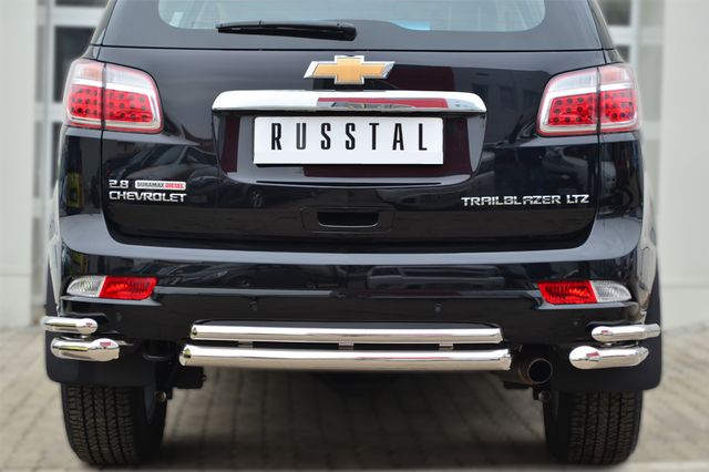 Защита RusStal заднего бампера уголки d63 (секции) d42 (секции) для Chevrolet TrailBlazer II 2012-2016. Артикул CTRZ-001518