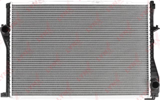 Радиатор охлаждения двигателя LYNXauto для BMW 5 IV (E39) 1996-2003. Артикул RB-2059