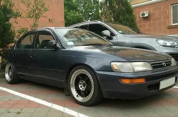 Дефлекторы Cobra Tuning для окон Toyota Corolla E100 седан 1992-1997. Артикул T28591