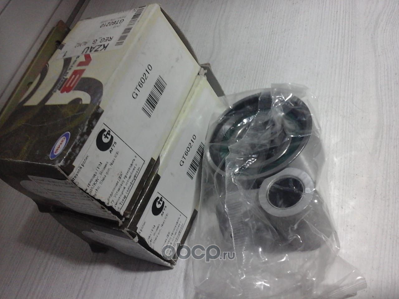 Натяжной ролик (натяжитель) ремня ГРМ GMB. Артикул GT60210