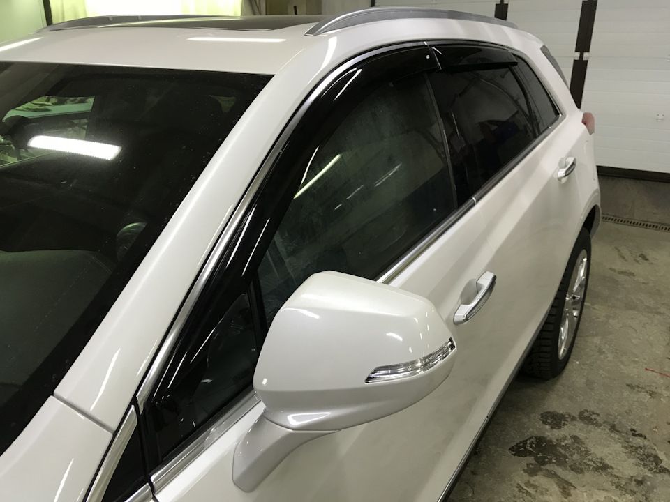 Дефлекторы Cobra Tuning для окон Cadillac XT5 2016-2026. Артикул C10916