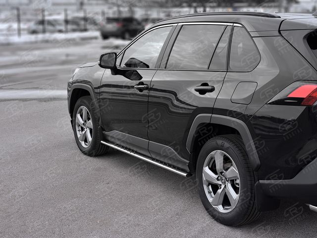 Защита порогов RusStal труба 75х42 овал с проступью для Toyota RAV4 V 2019-2026. Артикул TR4O-003364