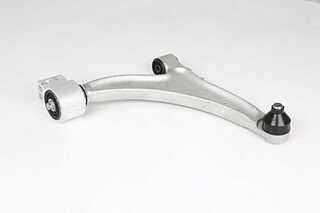 Поперечный рычаг BSG. Артикул BSG 65-315-022