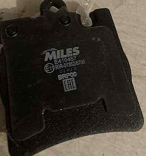Тормозные колодки Miles (Low-Metallic). Артикул E410457