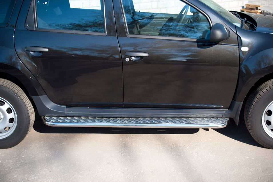 Защита порогов RusStal труба d42 с листом для Renault Duster I 2010-2020. Артикул RD2L-000442