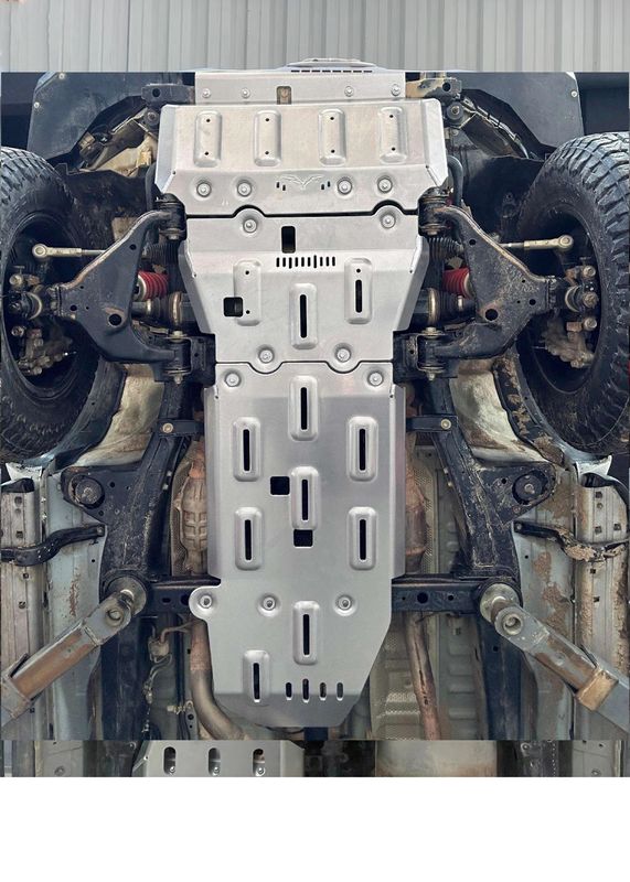 Защита алюминевая Falcon для радиатора, картера, РК, КПП Toyota Hilux VIII 2015-2024. Артикул 8119385784