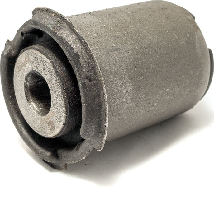 Сайлентблок переднего рычага подвески Cworks. Артикул F280R0057