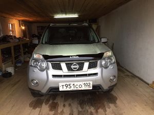 Дефлектор SIM для капота Nissan X-Trail T31 (с логотипом) 2007-2014. Артикул SNIXTR0712L