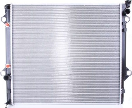 Радиатор охлаждения двигателя Nissens для Toyota Land Cruiser Prado 120 2002-2010. Артикул 64684
